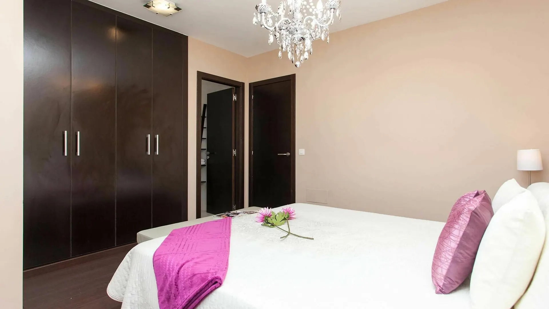 Villa Golden Park By Vacanzy Collection Spain